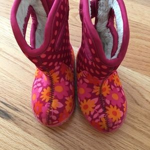 BOGS size 5 boots